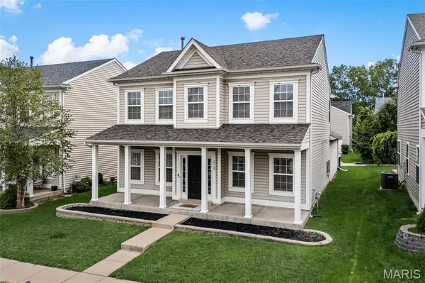2018 Village Glen DR, Wentzville, MO 63385