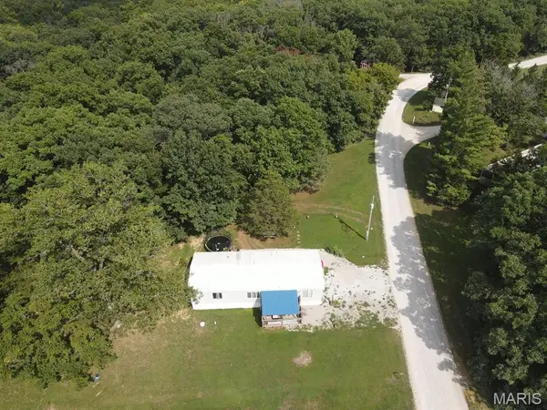 28567 Comanche TRL, Canton, MO 63435