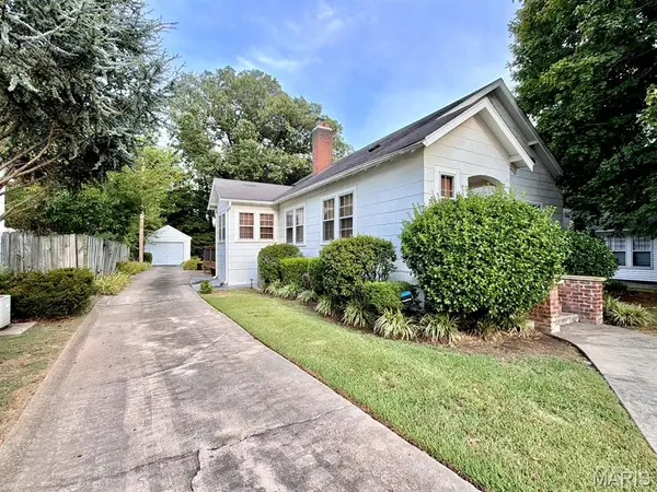 15 S Hickory ST, Dexter, MO 63841