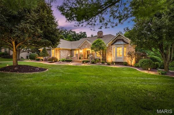 1217 Grey Fox RUN, Weldon Spring, MO 63304