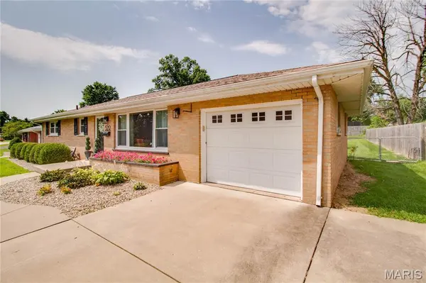5212 Wick Way DR, Alton, IL 62002