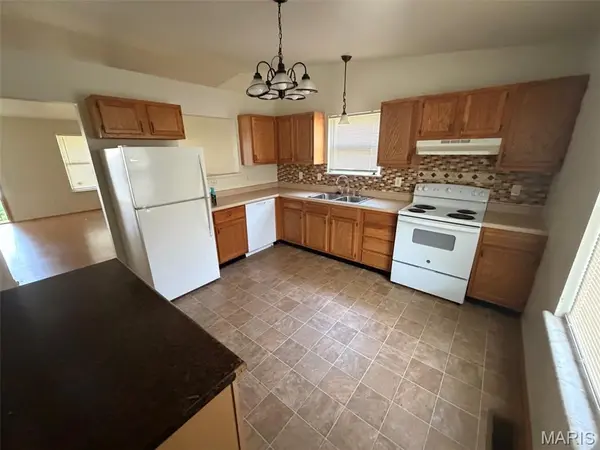 6829 Corbitt AVE, University City, MO 63130