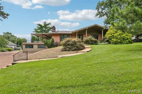 763 Questover LN, St Louis, MO 63141