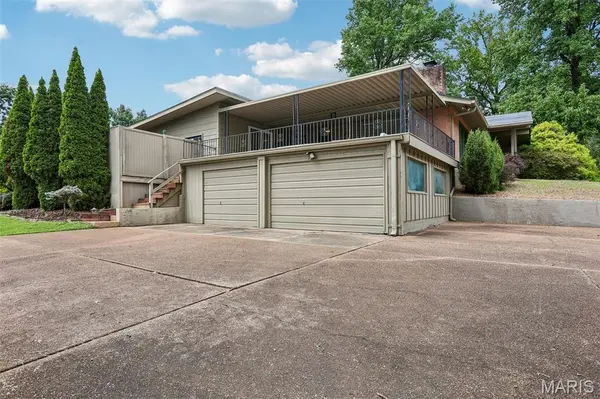 763 Questover LN, St Louis, MO 63141