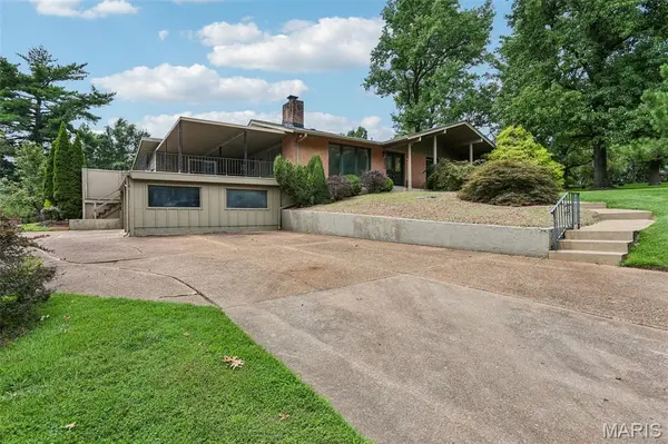 763 Questover LN, St Louis, MO 63141