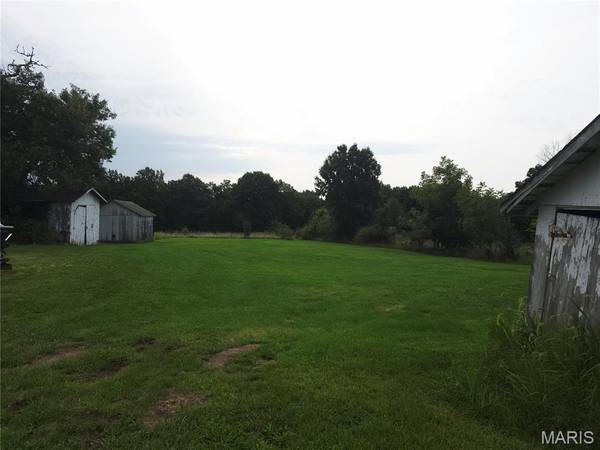 322 and 318 Palmyra ST, Perry, MO 63462