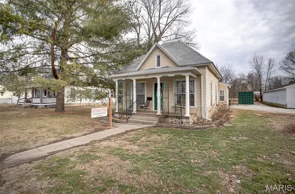 360 S Main ST, White Hall, IL 62092