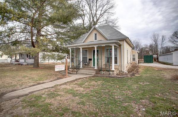 360 S Main ST, White Hall, IL 62092