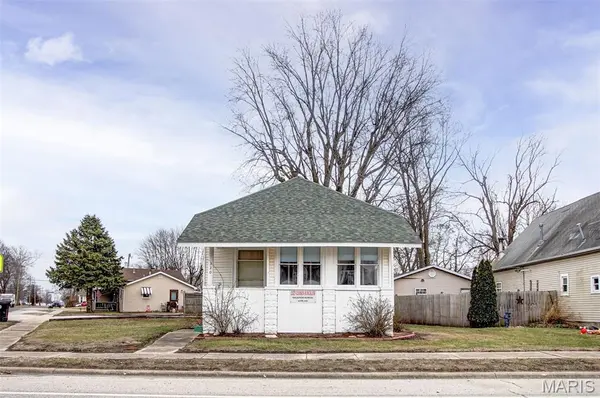 320 N State ST, Roodhouse, IL 62082