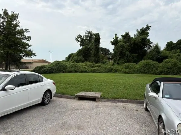 Address not disclosed, Florissant, MO 63031
