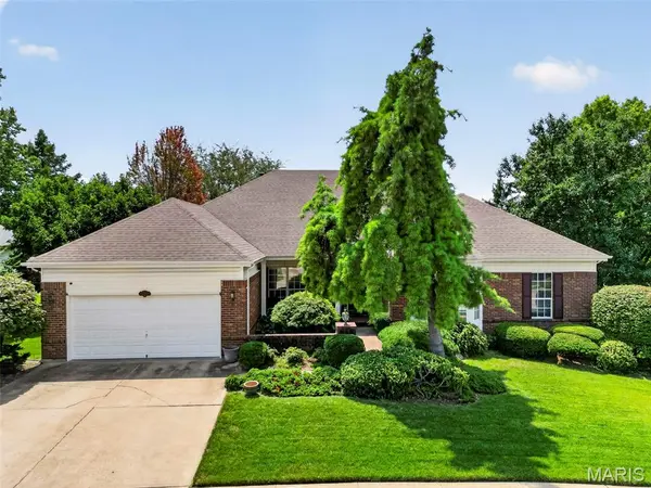 3926 Affirmed DR, Florissant, MO 63034