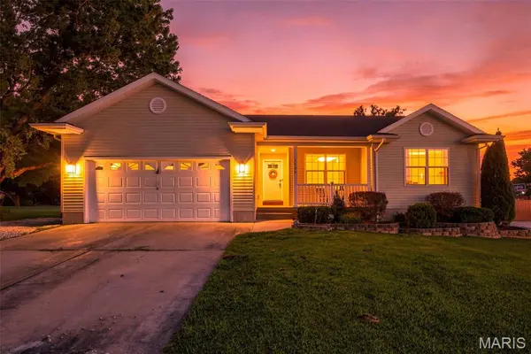1408 Redwood DR, St Clair, MO 63077