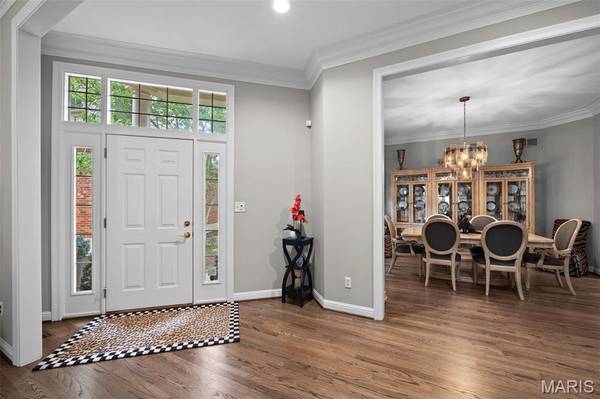 3929 Courtyard Place DR, Sunset Hills, MO 63127