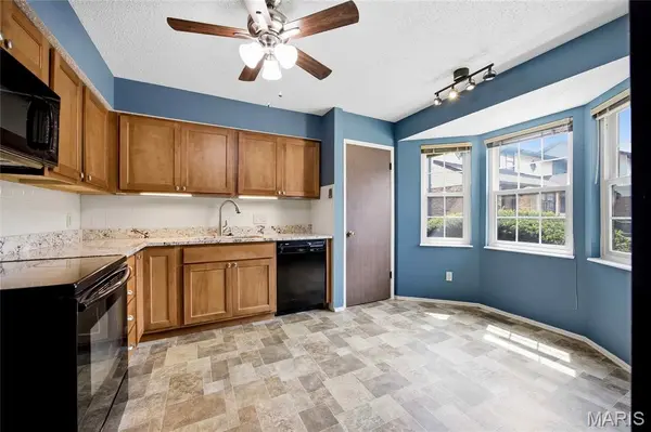 1341 Snapdragon CT, St Louis, MO 63146