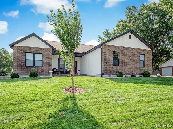 920 Evansville AVE, Waterloo, IL 62298