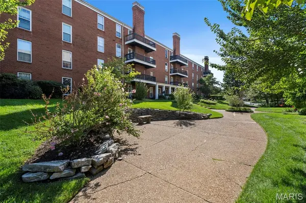 10358 Chimney Rock DR #31, St Louis, MO 63146