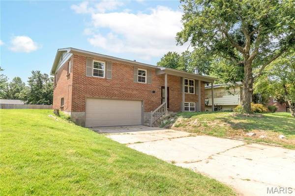 853 Cambridge DR, Sikeston, MO 63801