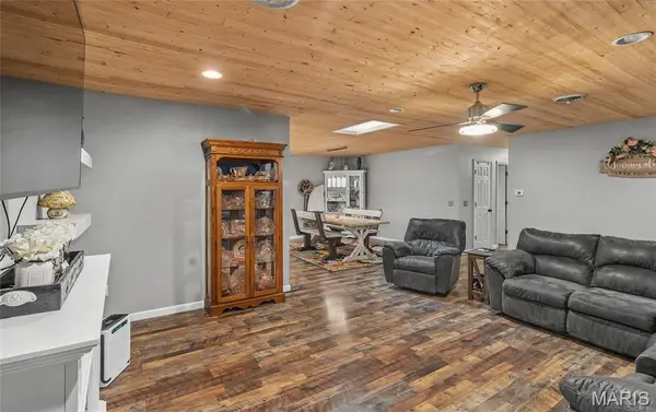 15801 Hargrove RD, St Robert, MO 65584