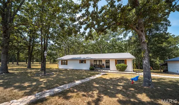 13915 Maple LN, Plato, MO 65552