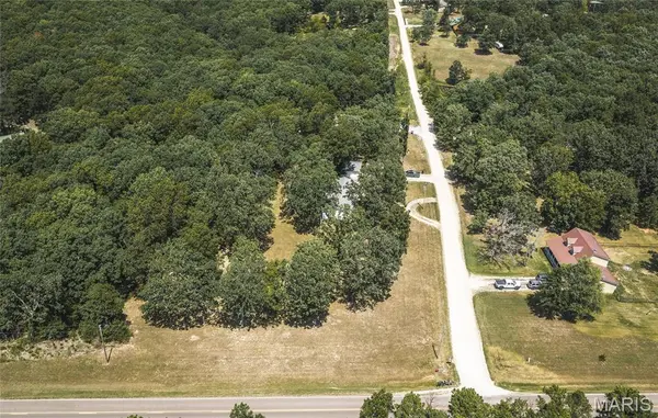 13915 Maple LN, Plato, MO 65552