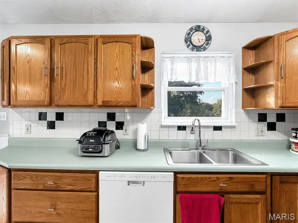 5001 Melanie Wilkes LN, Villa Ridge, MO 63089