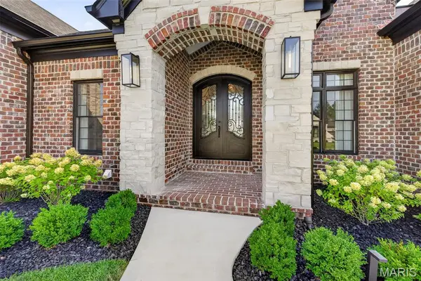 782 Schaeffers GRV, Chesterfield, MO 63005