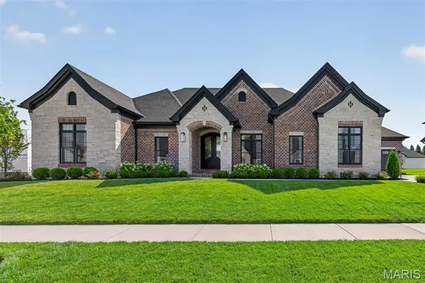 782 Schaeffers GRV, Chesterfield, MO 63005