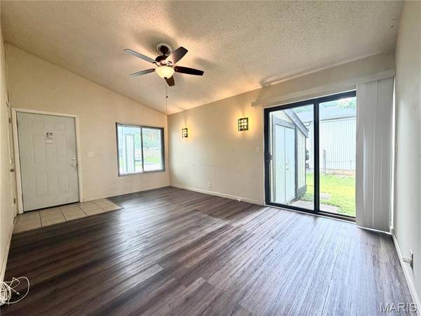 3273 Green Pasture DR, Florissant, MO 63031