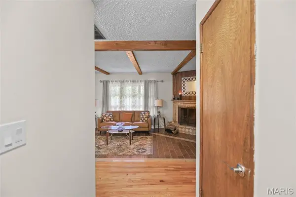 133 Country Club, Belleville, IL 62223