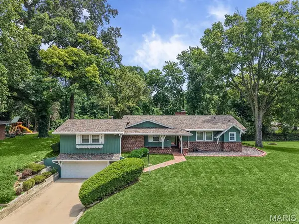 133 Country Club, Belleville, IL 62223