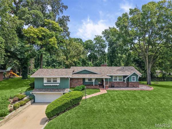 133 Country Club, Belleville, IL 62223