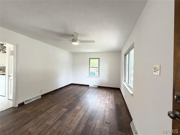 554 Mildred AVE, Wood River, IL 62095
