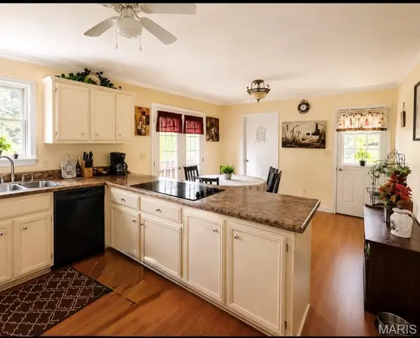 62 County Road 481, Poplar Bluff, MO 63901