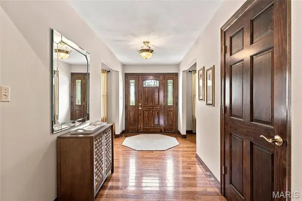 4550 Mattis RD, Mehlville, MO 63128