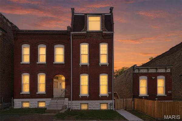 3706 Iowa AVE, St Louis, MO 63118