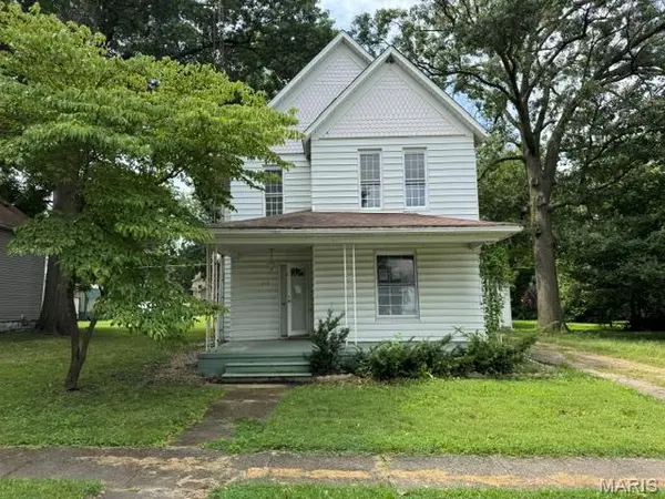 210 S Elm ST, Nokomis, IL 62075