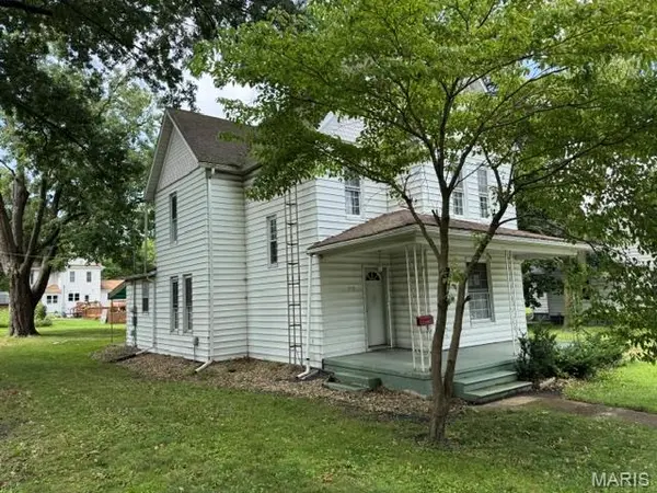 210 S Elm ST, Nokomis, IL 62075