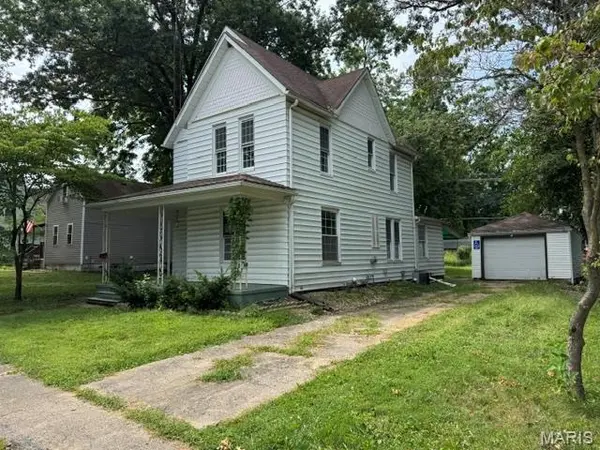 210 S Elm ST, Nokomis, IL 62075