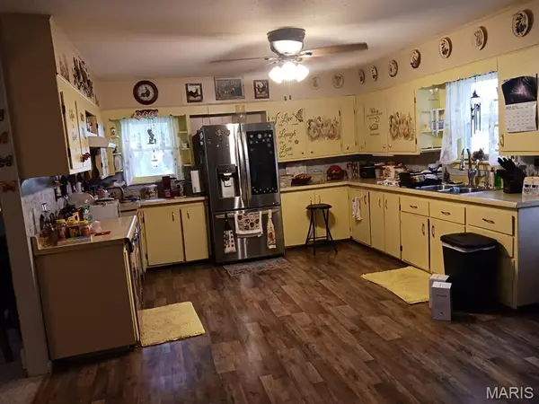 210 N Culver ST, Clarence, MO 63437