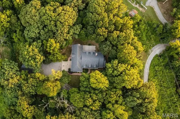 22 Rocky Ford RD, Belleville, IL 62221