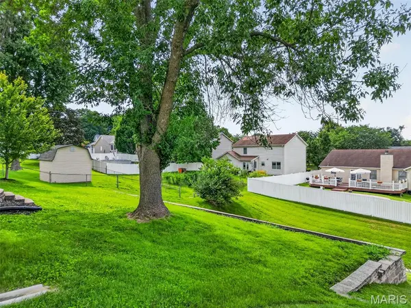 11764 Clarksdale DR, Maryland Heights, MO 63043