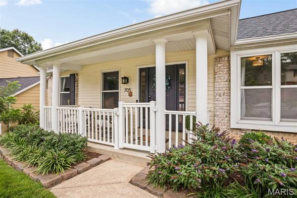 705 Stone Canyon DR, Ballwin, MO 63021