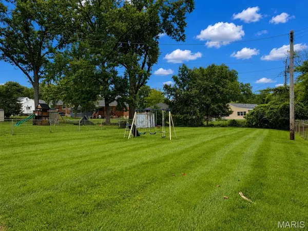 8818 Old Sappington DR, Crestwood, MO 63126