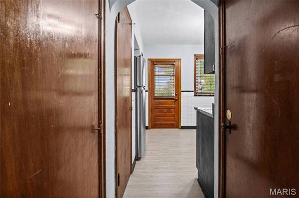9019 McNulty DR, St Louis, MO 63114