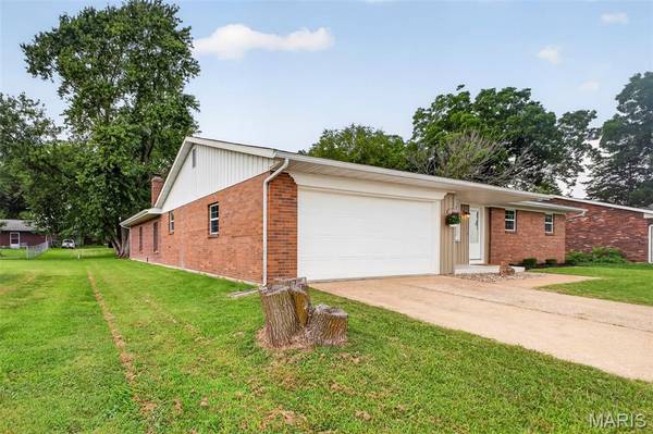 171 N Nike ST, Hecker, IL 62248