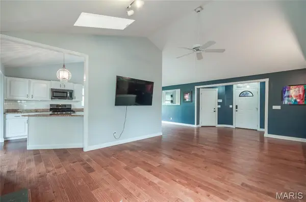 1035 Johanna DR, Ballwin, MO 63021