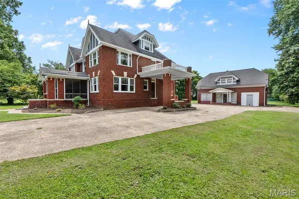 711 N Kingshighway ST, Sikeston, MO 63801