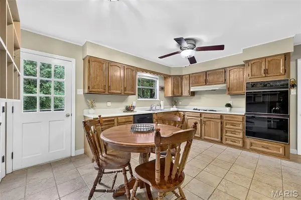 3439 Frontier DR, St Charles, MO 63303