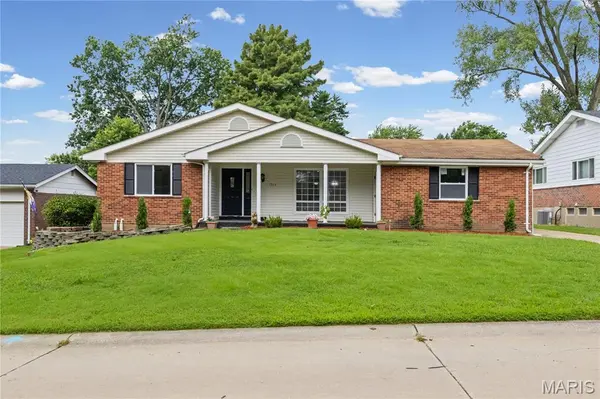 1515 Lisa DR, Florissant, MO 63033