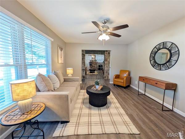 5 Windsong CT, Florissant, MO 63031
